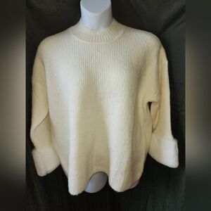 Liz Claiborne Sweater With Faux Fur Cuffs Creme With White Cuffs NWT Size 1X